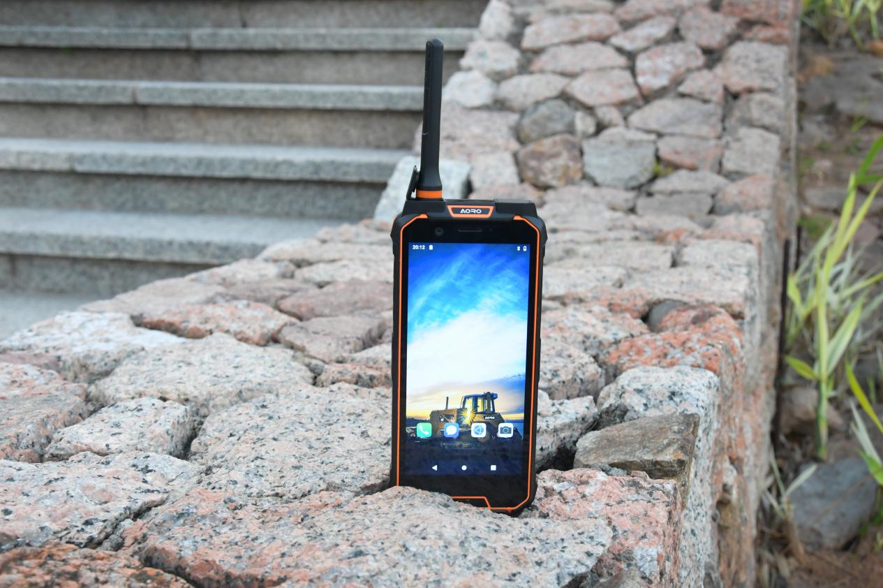 从爆炸隐患到安全通讯：防爆手机如何在炼化企业中实现颠覆性变革