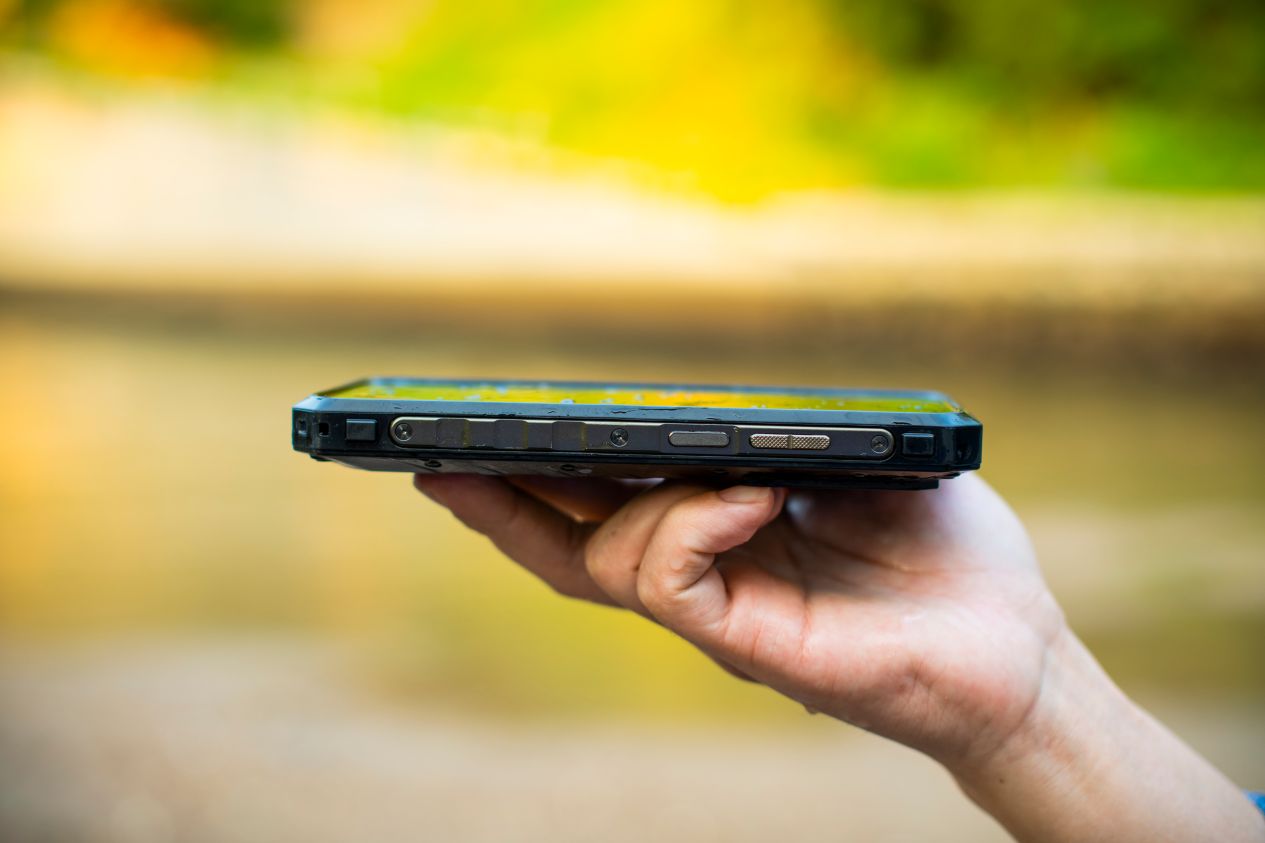 防爆手机大起底：以科技之力筑牢工业安全防线