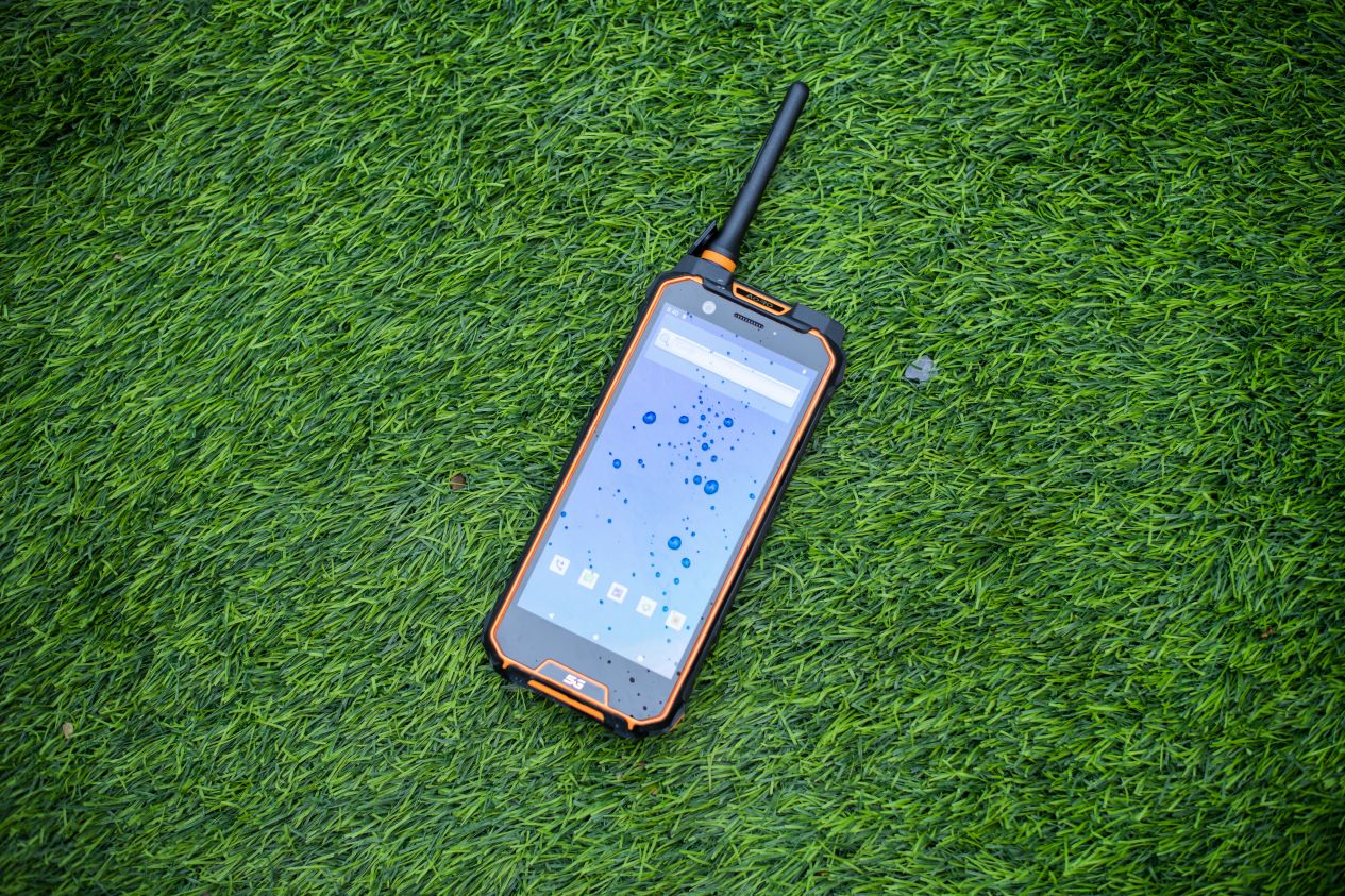 智能对讲机VS传统对讲机：全面对比解析