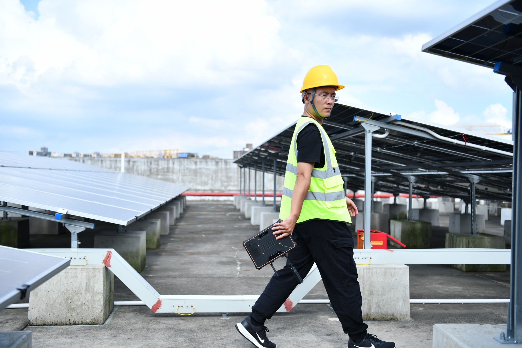 2025年全新三防平板推荐，性能强劲应对复杂工作环境