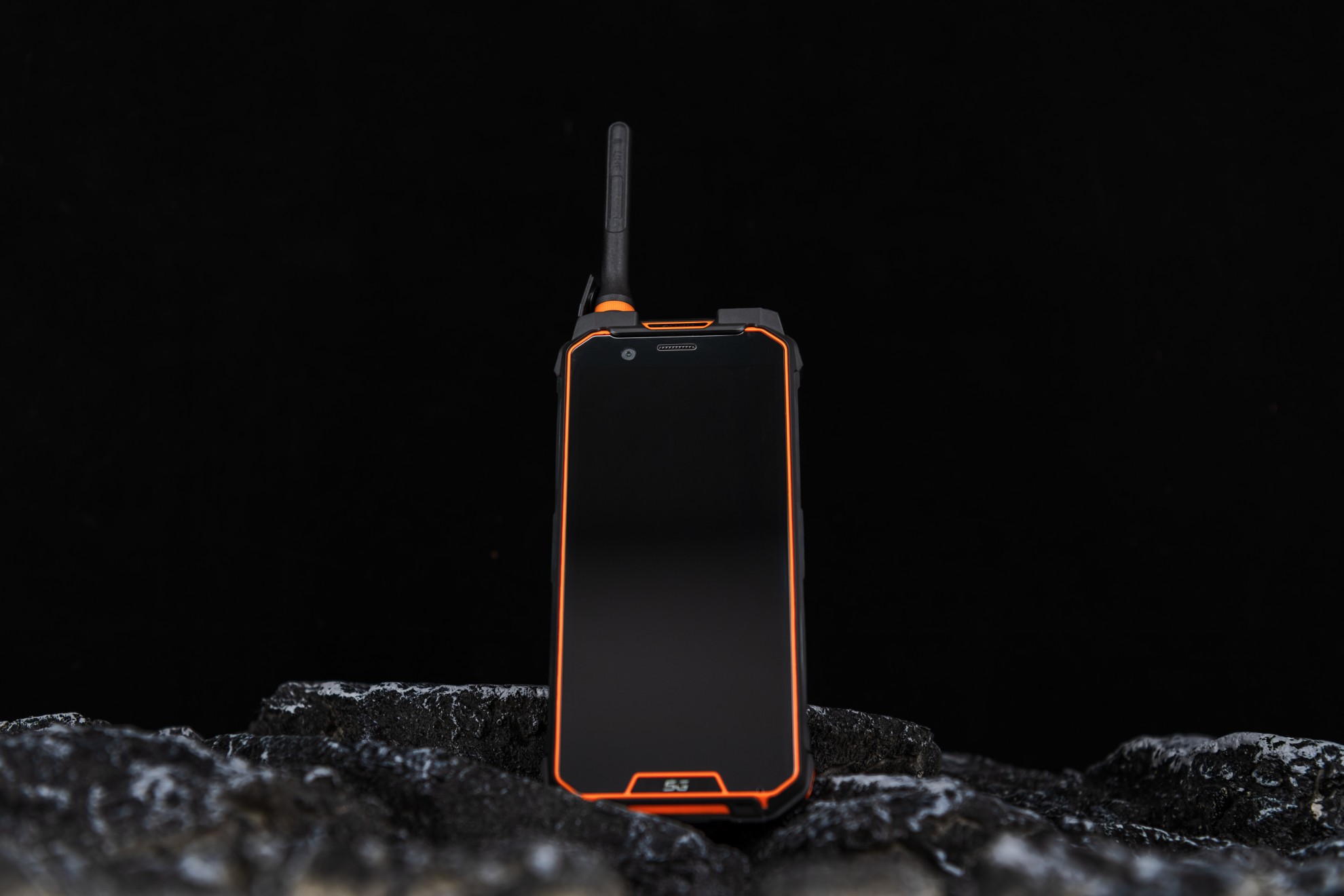 三款LTE专网防爆手机推荐:强悍性能守护工业安全