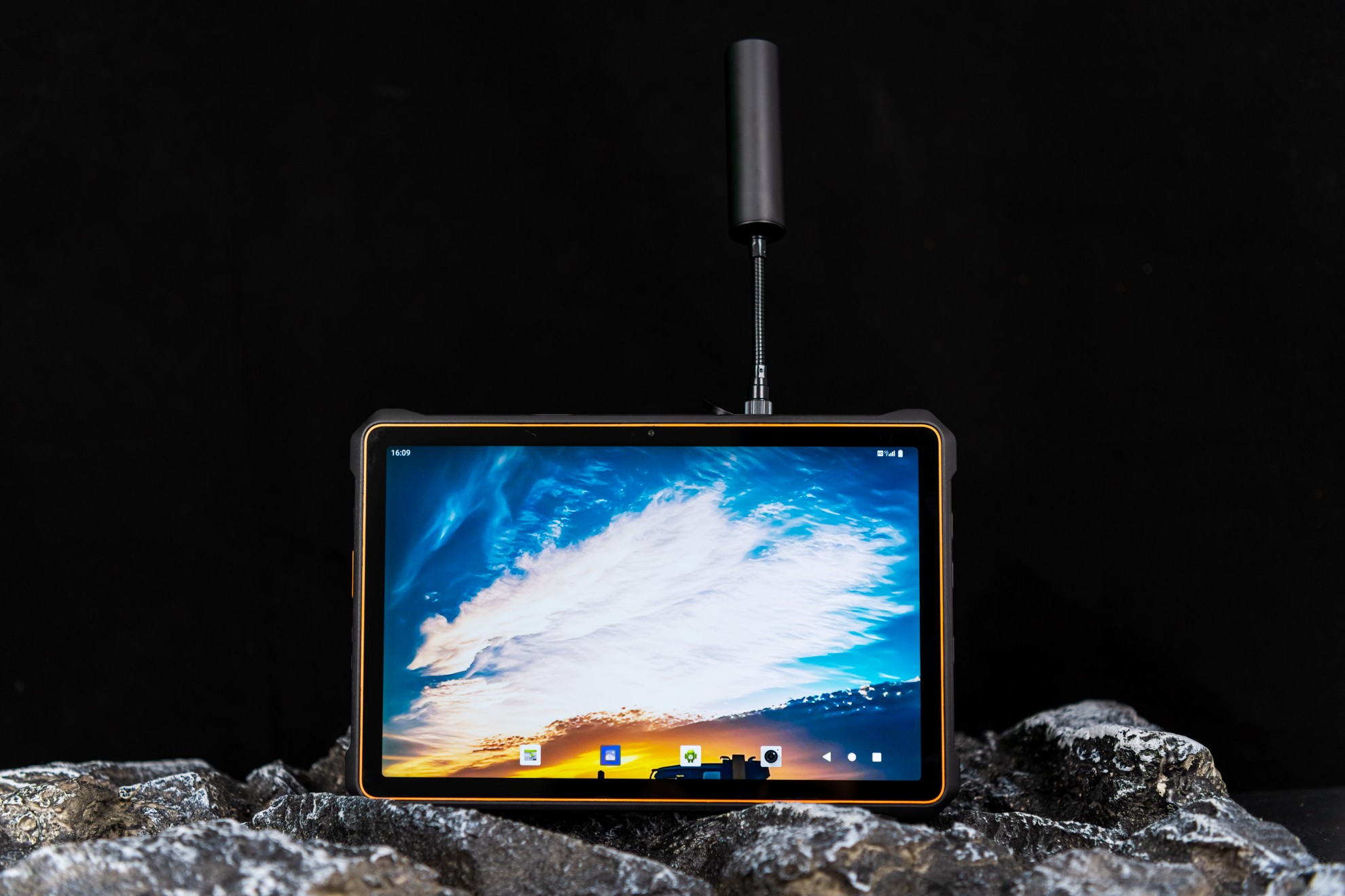 全域通信无盲区:新一代三防平板如何破解应急救援"三断"困局?