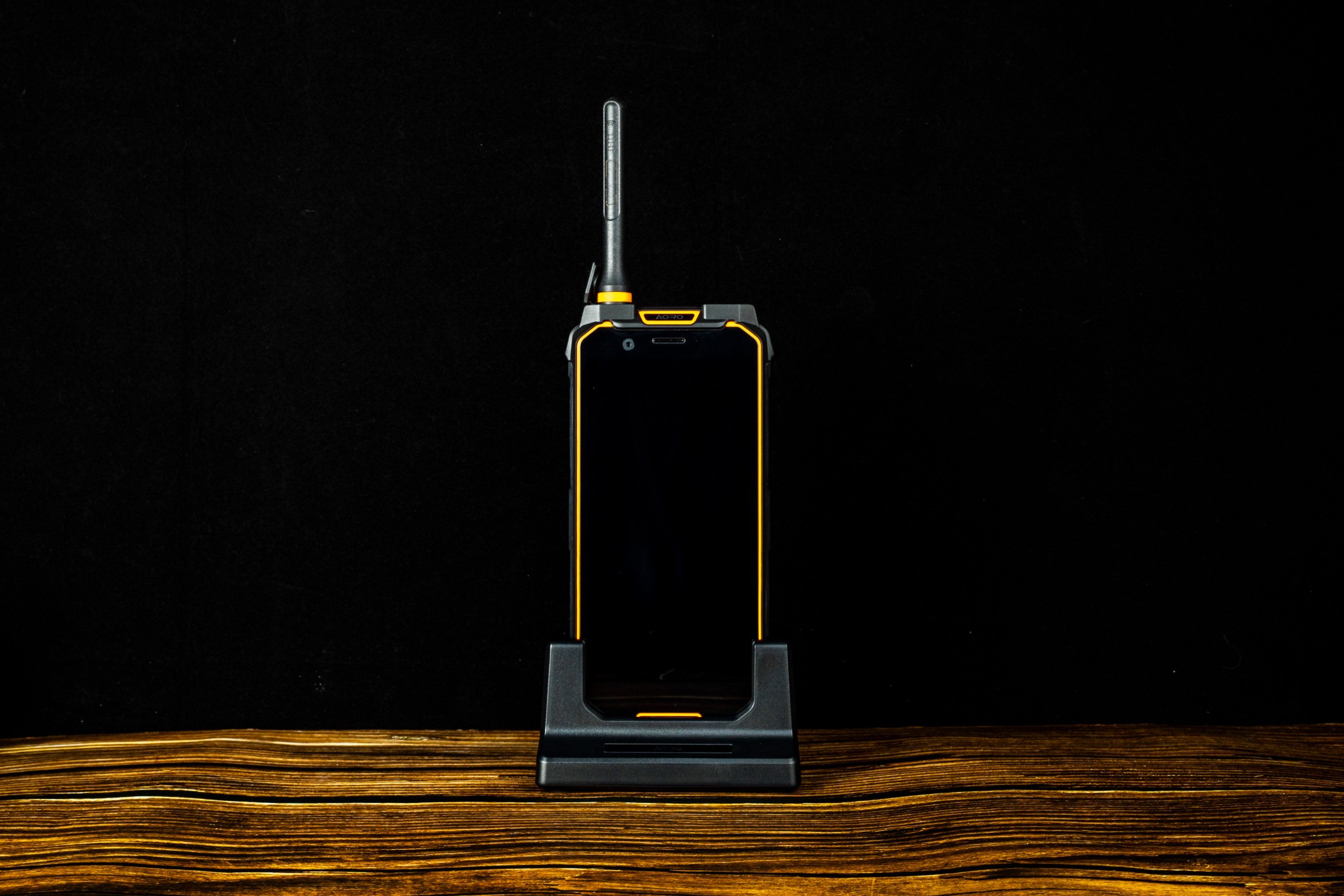 能源、化工等行业需求驱动，LTE专网防爆手机成工业数字化关键终端