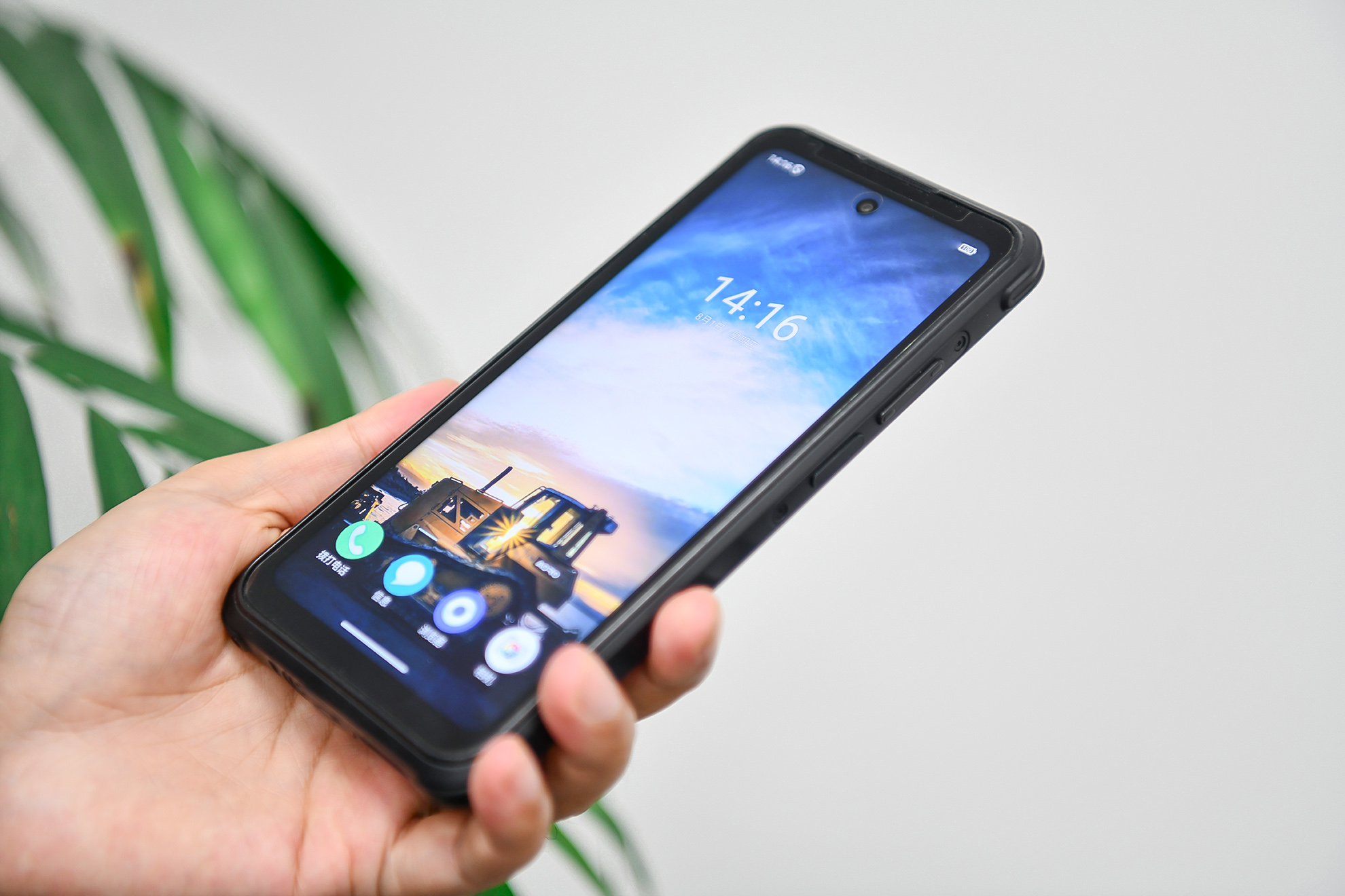 AORO A31 5G防爆手机：6400W主摄+2500W夜视+IP68，恶劣环境清晰取证