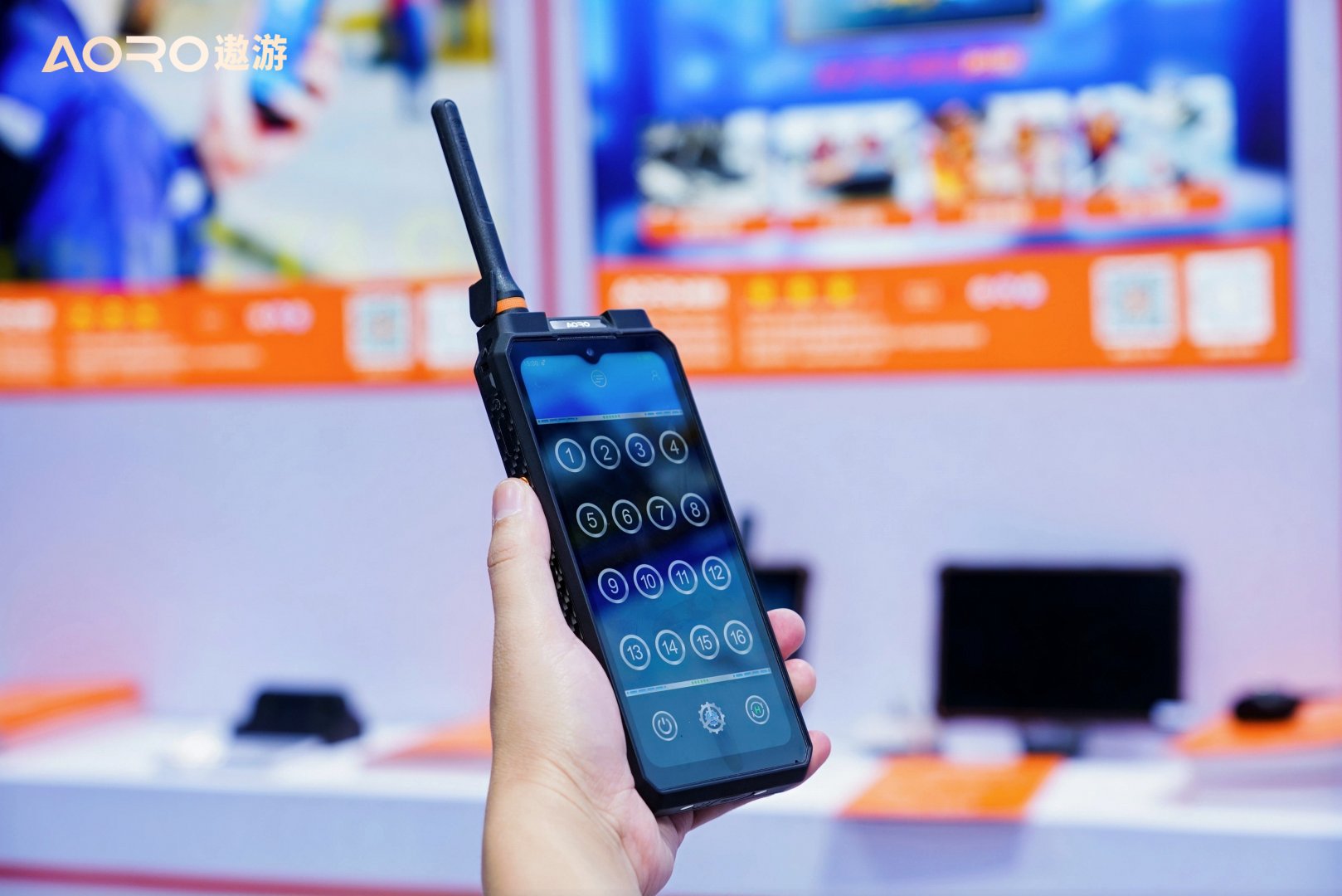AORO M8防爆手机：RJ45接口+OTG数据传输+RS-232/RS-485接口，打通工业现场数据交互壁垒
